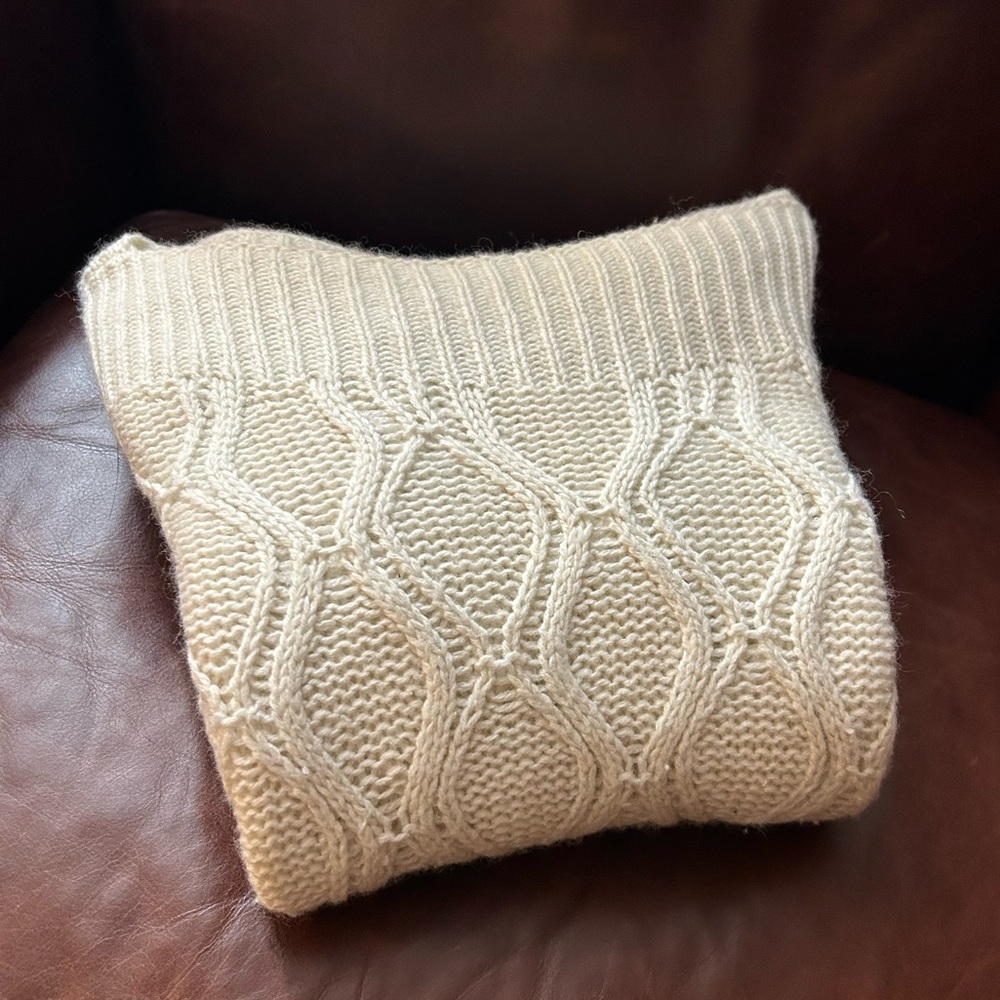 Ann Taylor Loft Cable-knit Pullover Sweater in Ivory/Cream (soft wool blend) - Picture 12 of 12